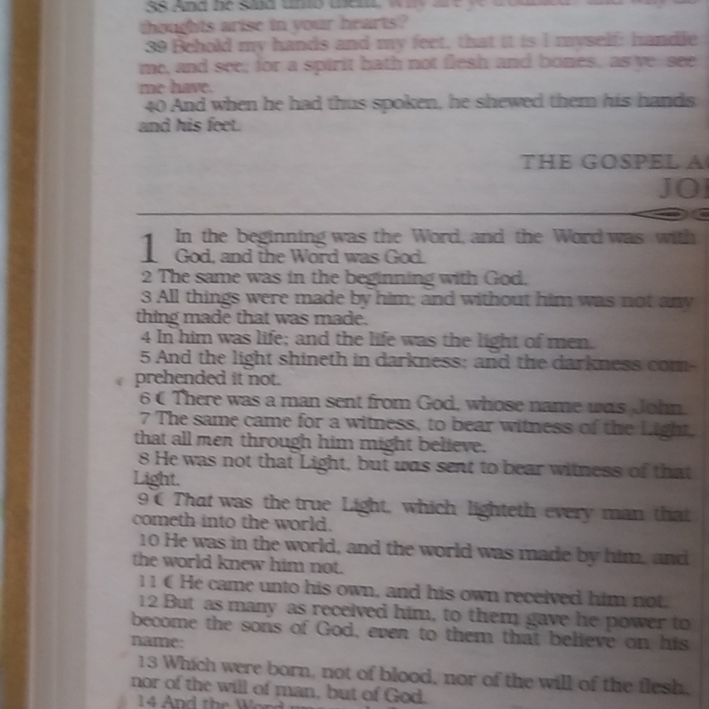 Free~w/ purchase. M White/gold - Picture 4 of 4